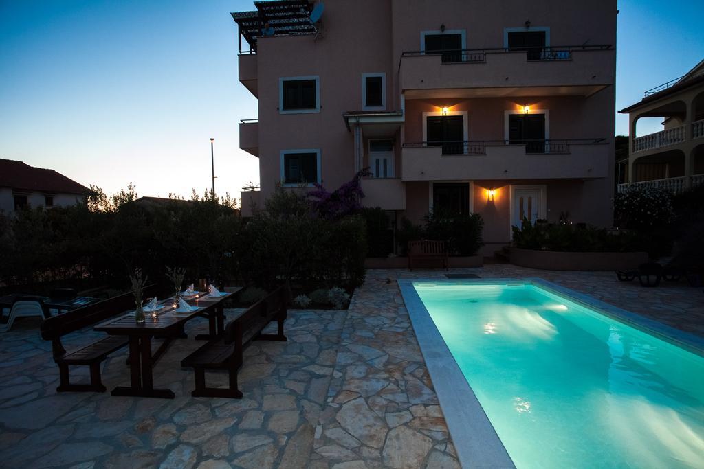 Apartments Lara & Luka Задар Экстерьер фото